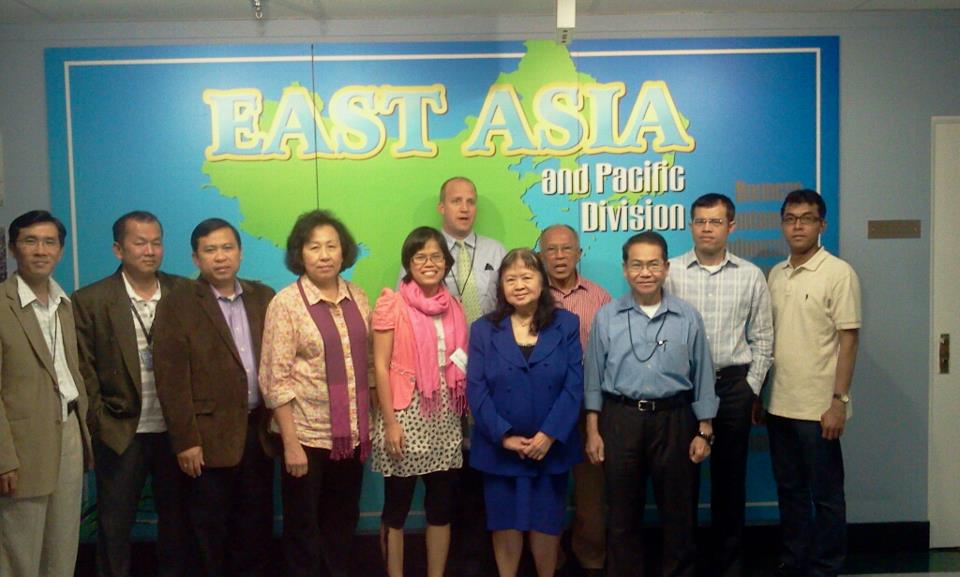 Sopheapfocus.com, a Cambodian Internet Freedom Fellow, together with Voice of America (VOA)'s Staff at its US headquarter in June 2012.