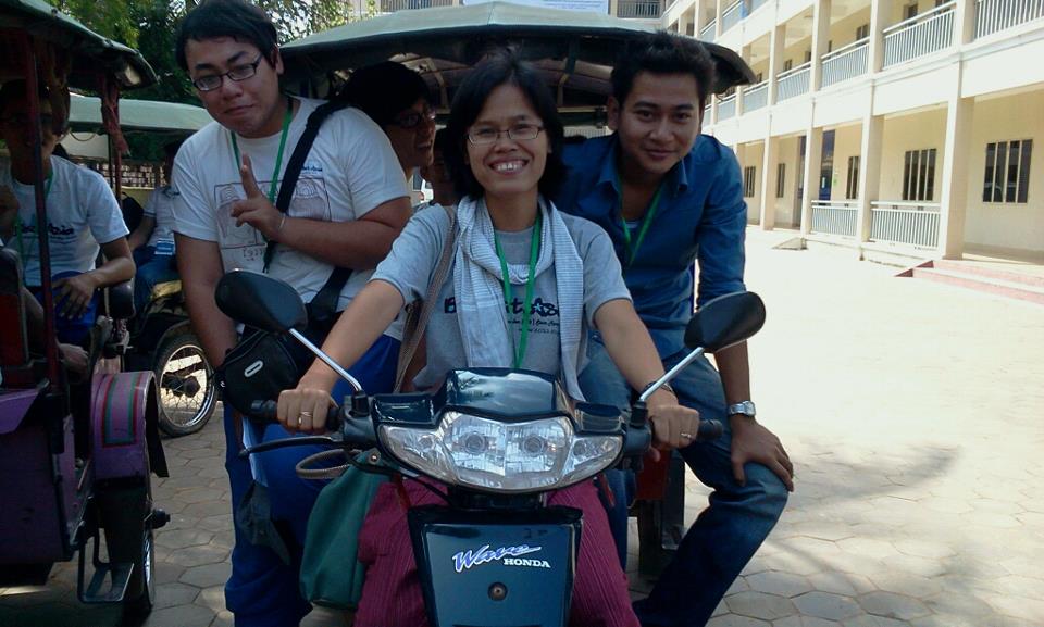 sopheapfocus.com on tuk tuk during BlogFest Asia 2012 in Siem Reap, Cambodia (November 2012) 